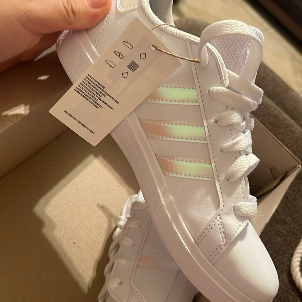 New Adidas shoes for girls
Size 2